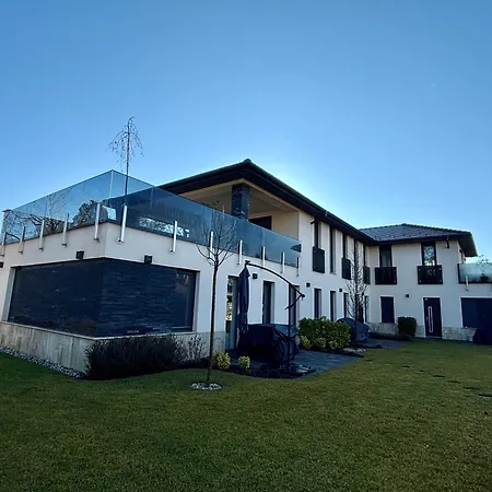 Apartamento Pipacs 17 By Hellobalatonlelle